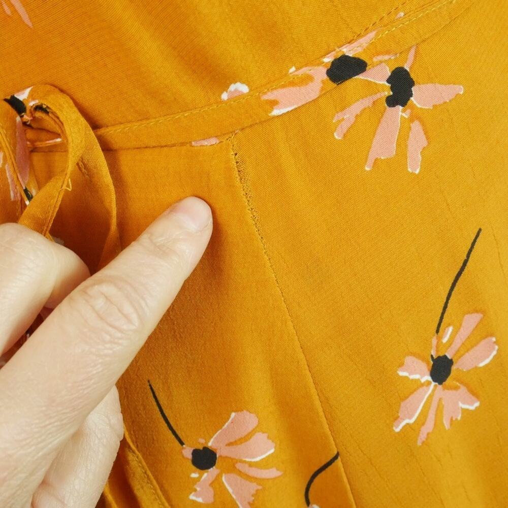 Faithfull the Brand Floral Wrap Dress Yellow Daisy V Neck Boho Ruffle Size 8 - Picture 5 of 9